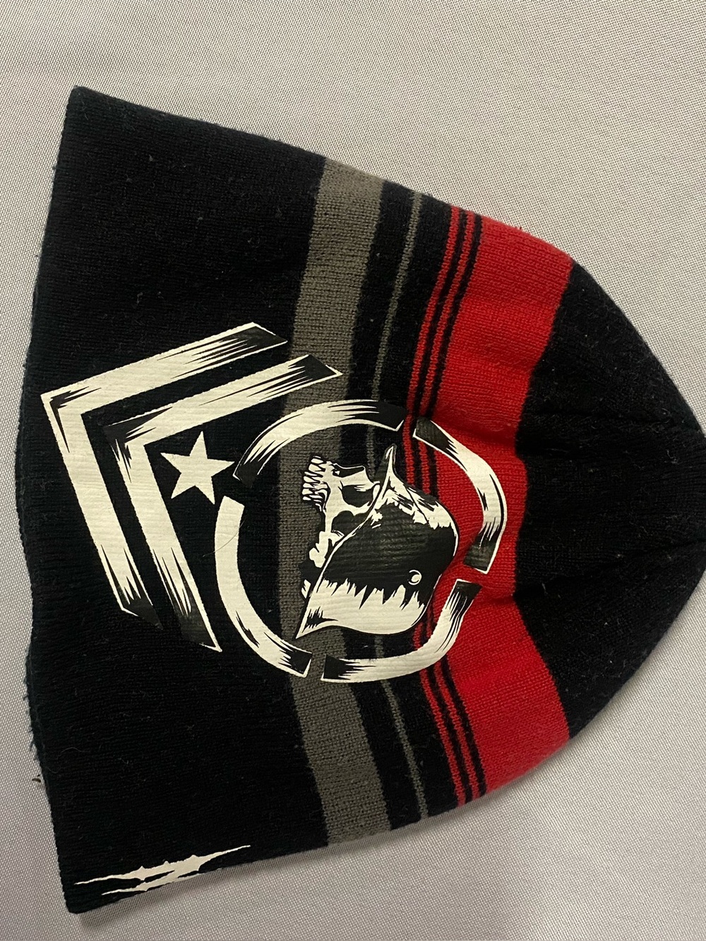 Metal Mulisha Men's Black & Red Knit Beanie with Graphic Skull Accent